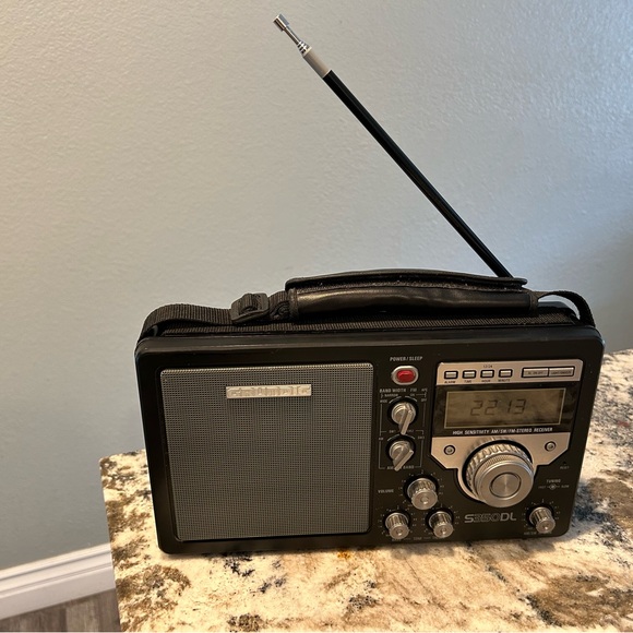 Grundig S350DL AM/FM/SW High Sensitivity World Receiver Shortwave Radio TESTED. - Picture 3 of 4